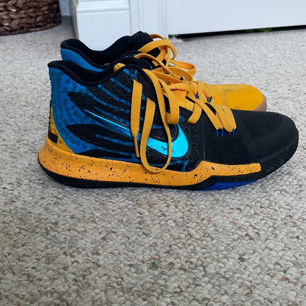 Kyrie 3 “What The” Gs